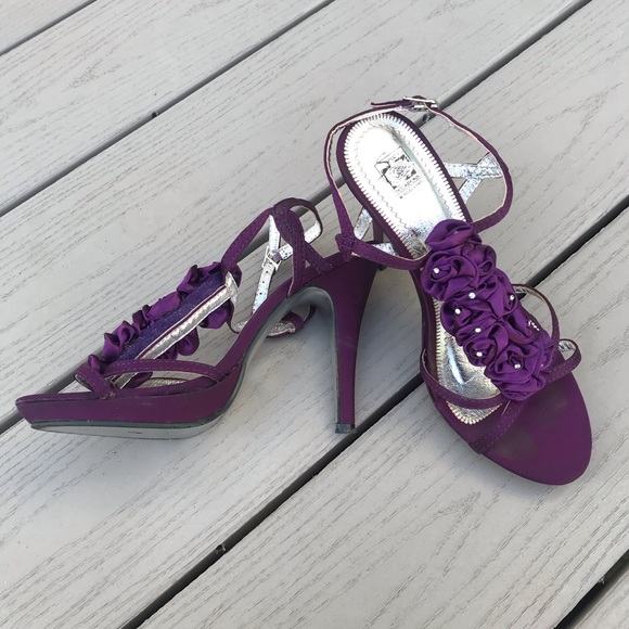 Heels - Picture 4 of 8